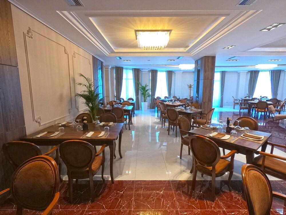 Gardenland Resort Bushat 外观 照片