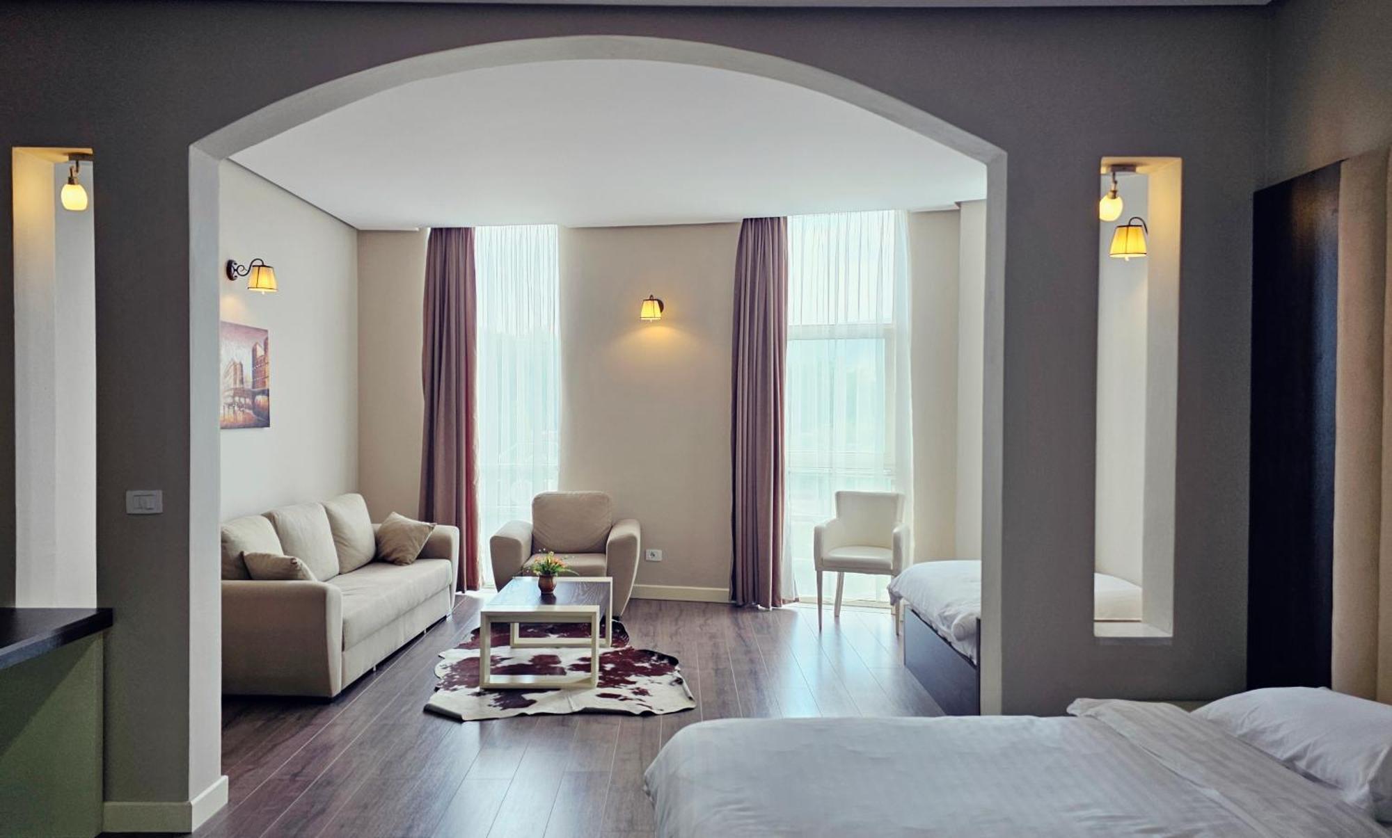 Gardenland Resort Bushat 外观 照片