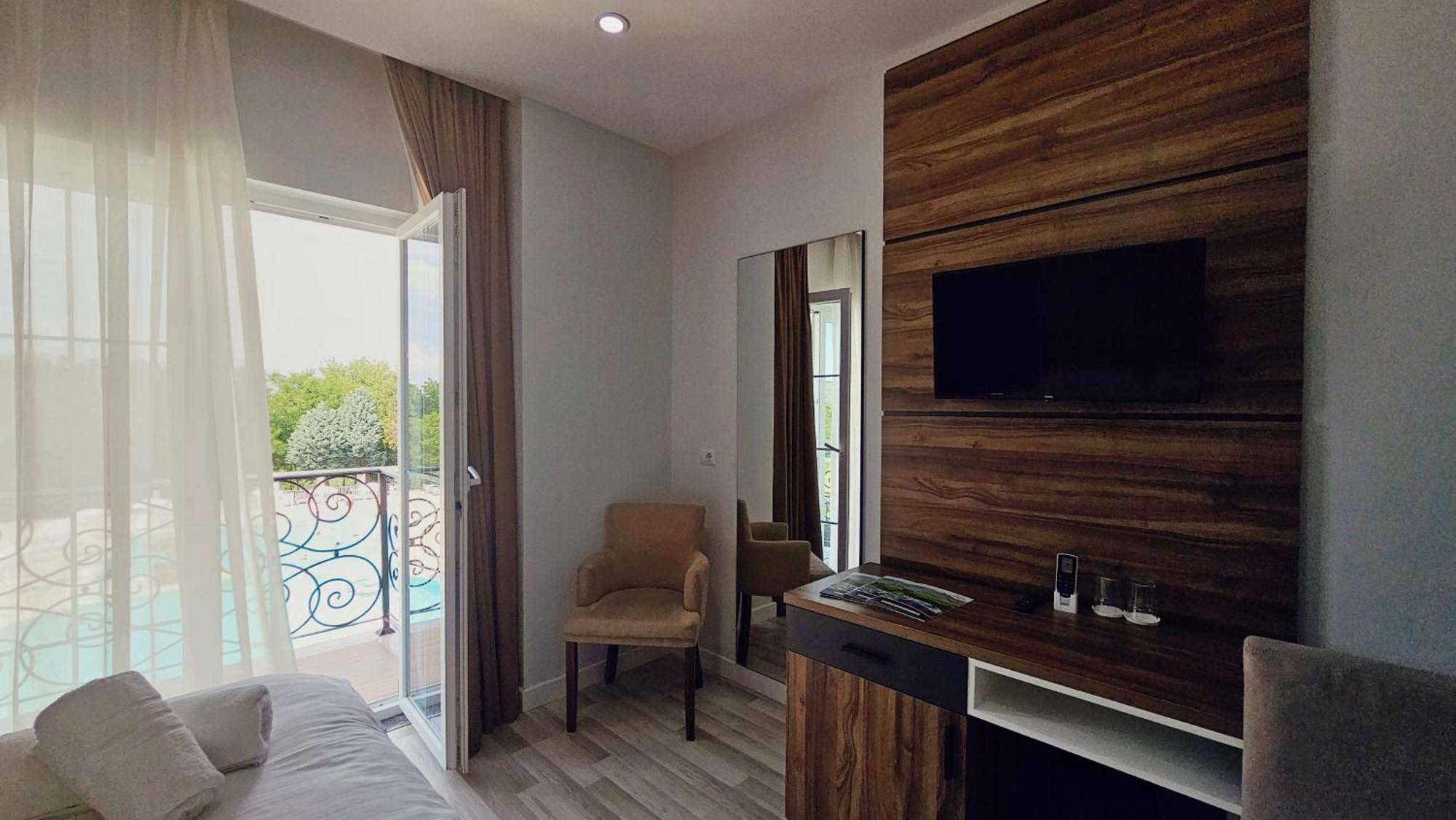 Gardenland Resort Bushat 外观 照片