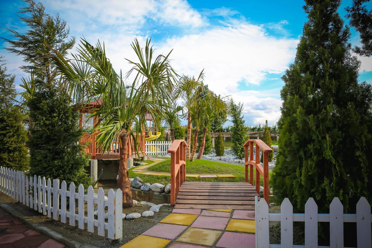 Gardenland Resort Bushat 外观 照片